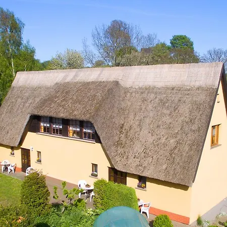 Ferien Unterm Reetdach In Gohren Maison d'hôtes