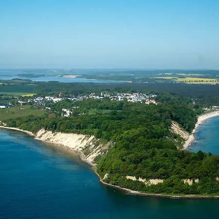 Ferien Unterm Reetdach In Gohren