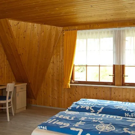 Ferien Unterm Reetdach In Gohren Гёрен