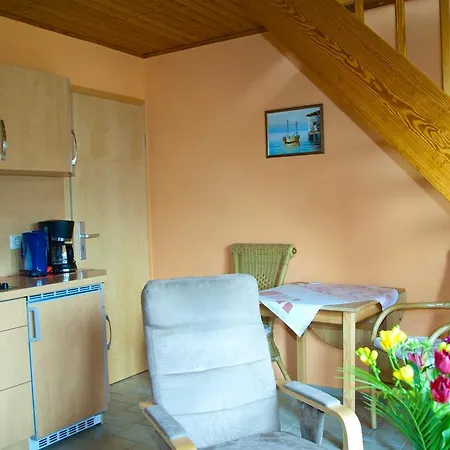 Ferien Unterm Reetdach In Gohren Casa de hóspedes