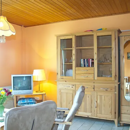 Ferien Unterm Reetdach In Gohren