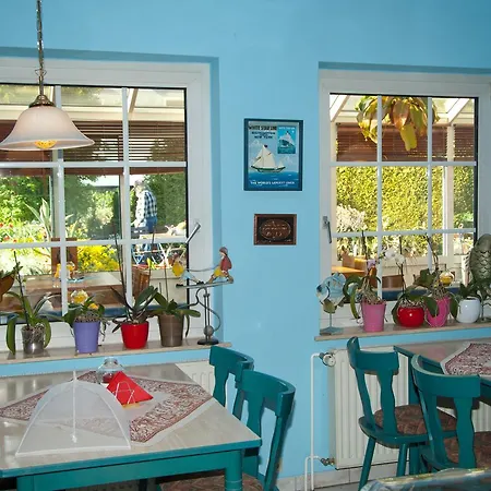 Ferien Unterm Reetdach In Gohren * Goehren (Ruegen)