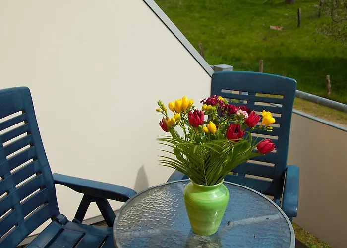 Ferien Unterm Reetdach In Gohren * غورين